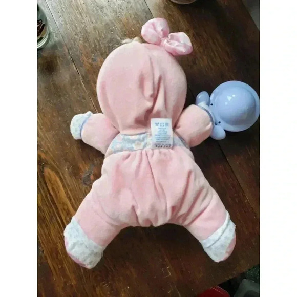 2002 FISHER PRICE MATTEL B0577 BABY PINK DOLL RATTLE soft toddler PLUSH TOY - Picture 4 of 5